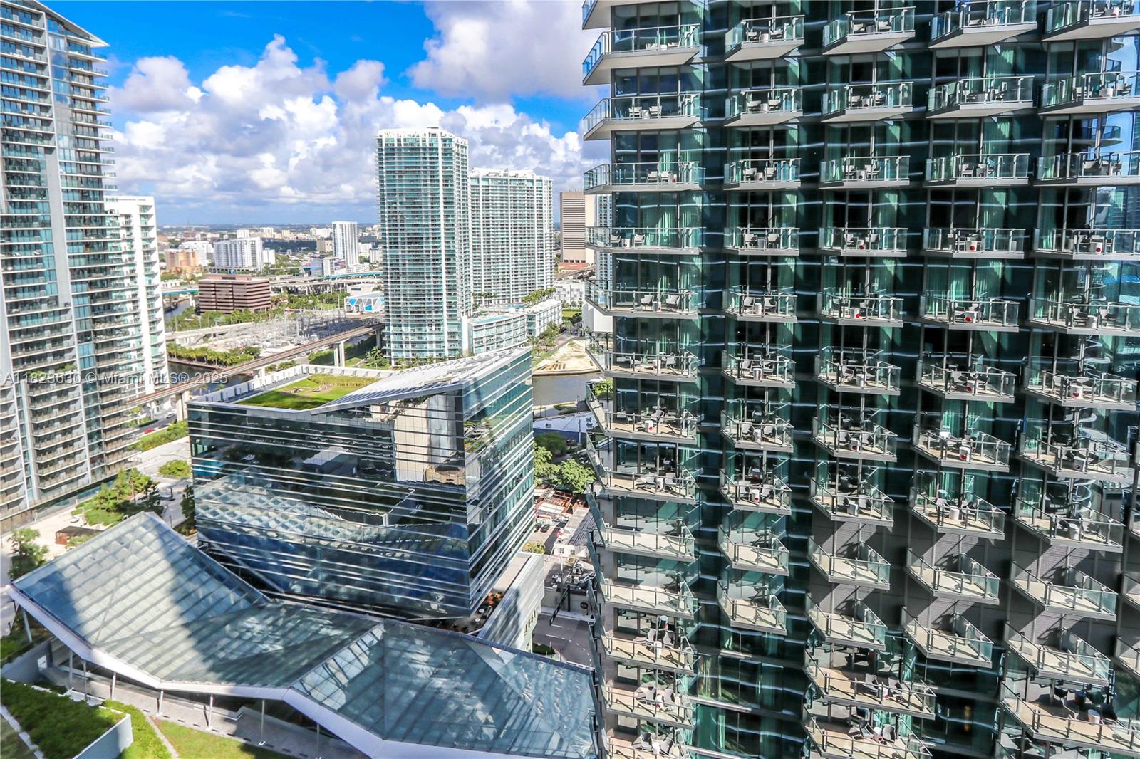 801 SMA RESIDENCES CONDO - Residential