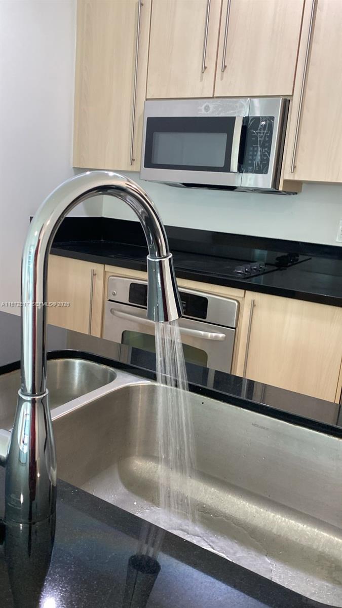 1111 SW 1st Ave 2016-N