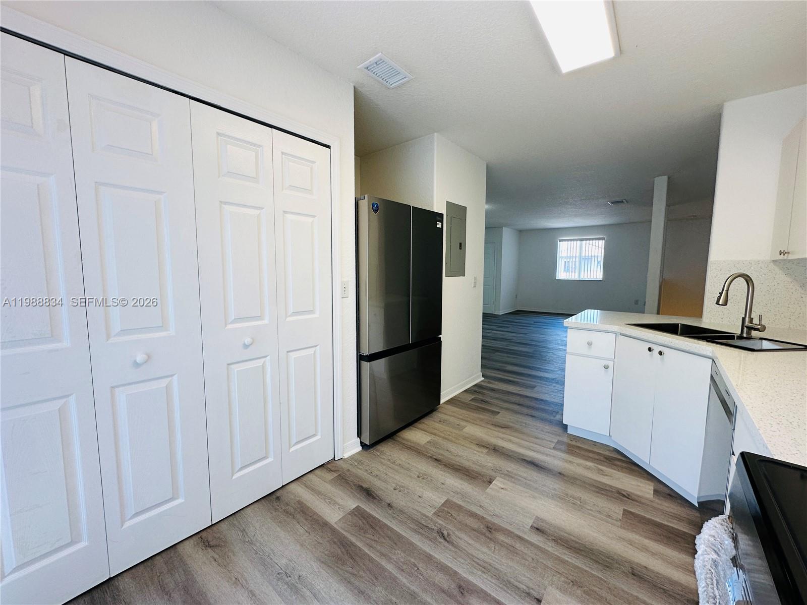 DORAL GRAND CONDO - Residential