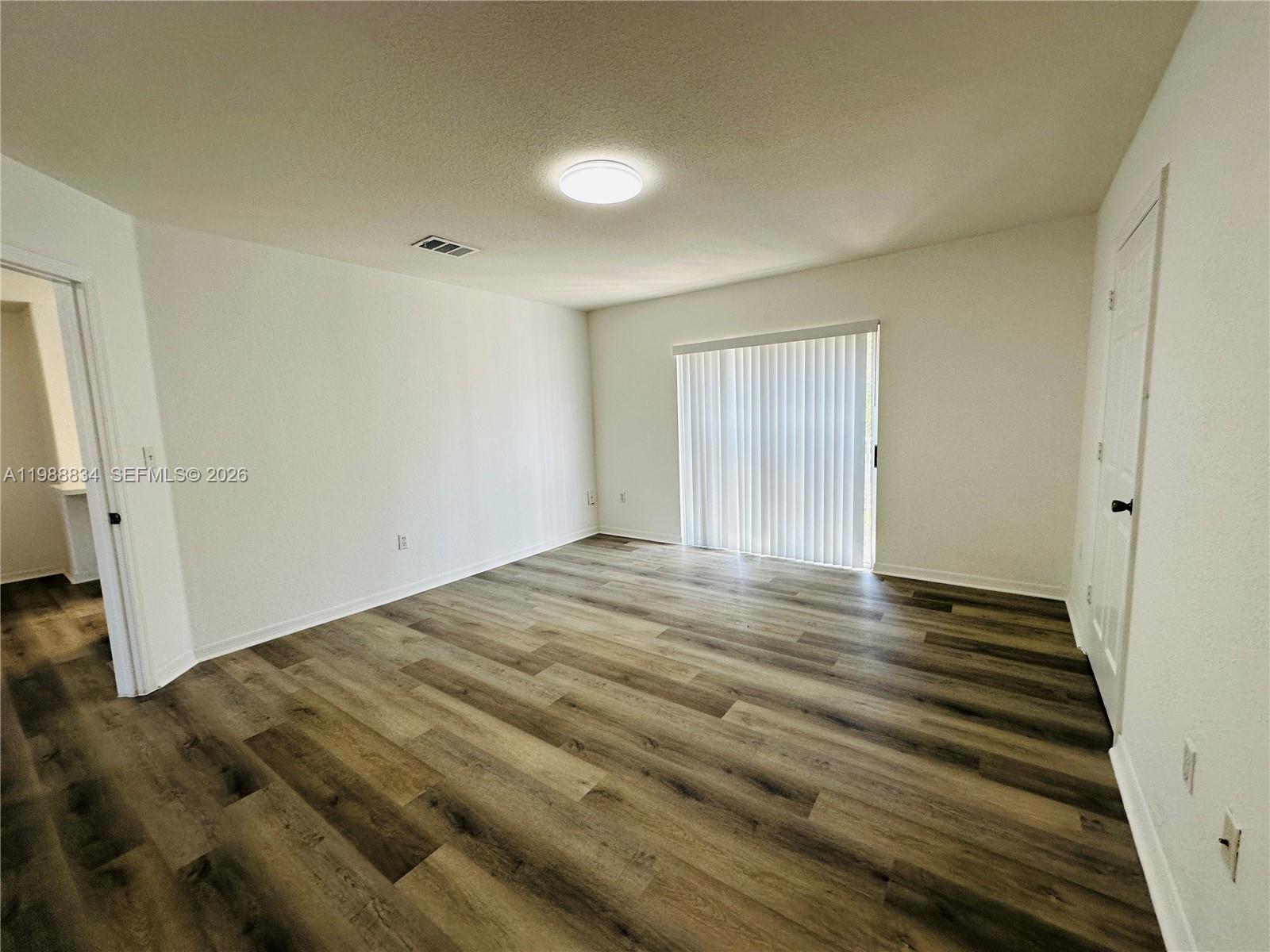 DORAL GRAND CONDO - Residential