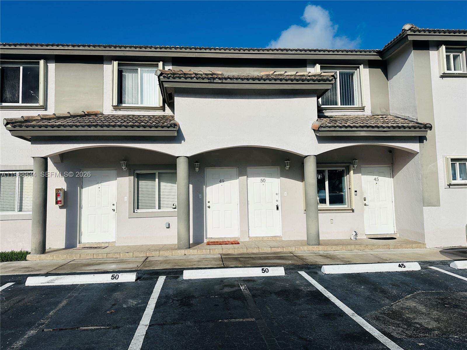 DORAL GRAND CONDO - Residential