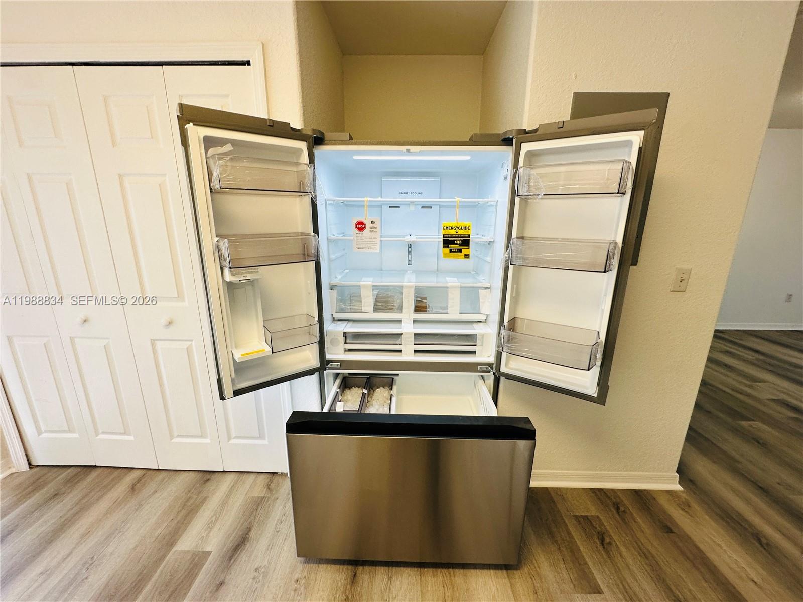 DORAL GRAND CONDO - Residential