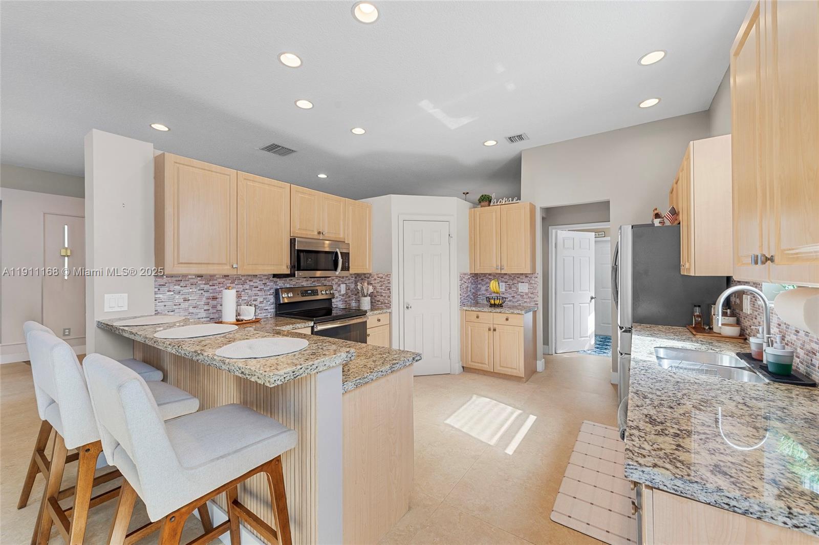 RIVIERA ISLES II - Residential