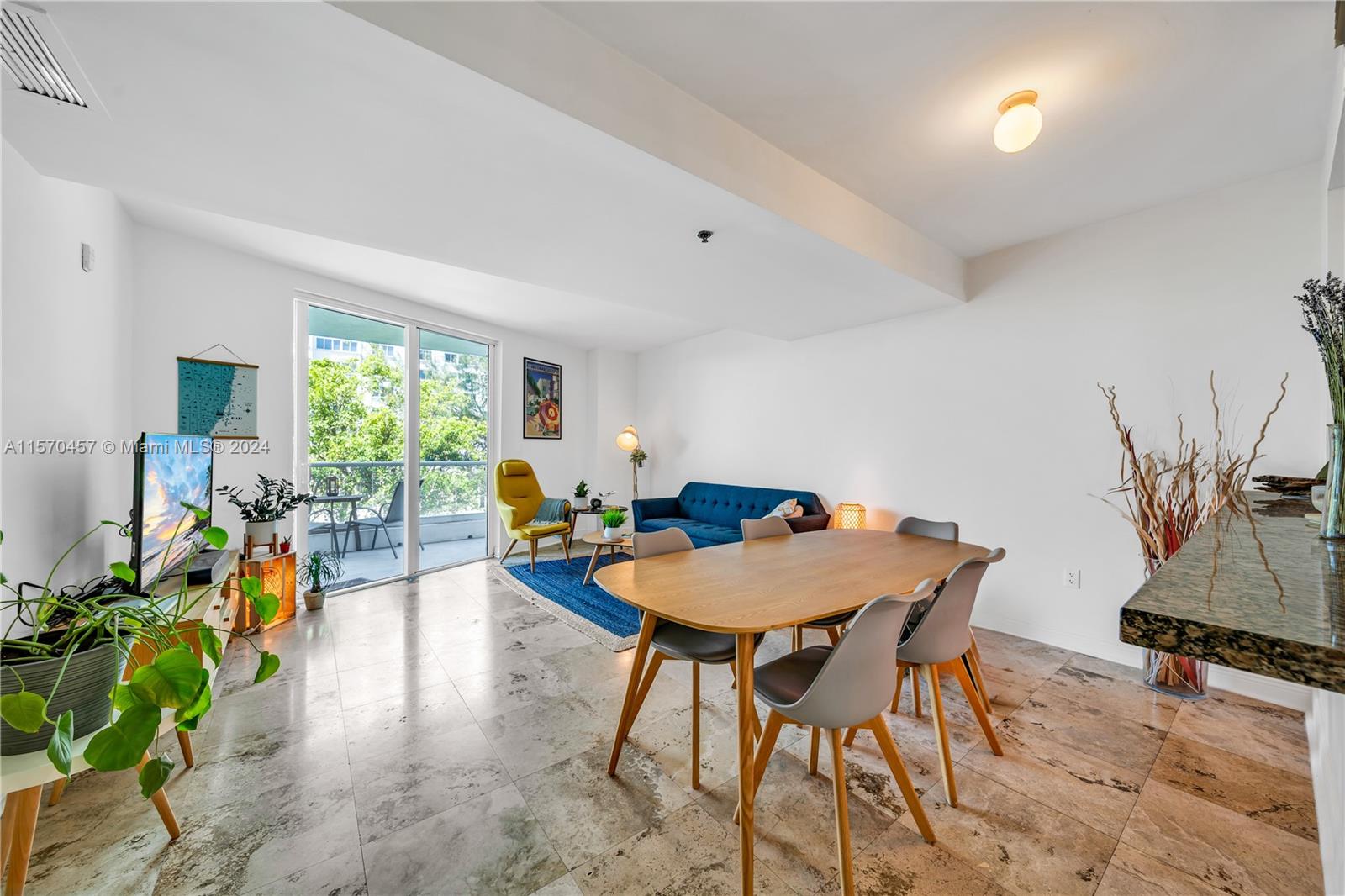 CASABLANCA VILLAS CONDO - Residential Lease