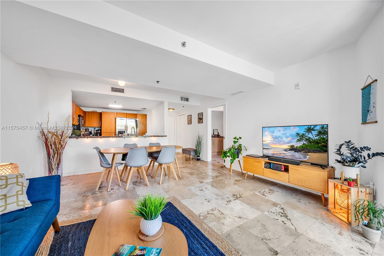CASABLANCA VILLAS CONDO - Residential Lease