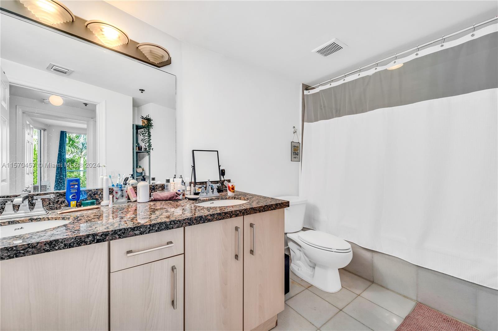 CASABLANCA VILLAS CONDO - Residential Lease