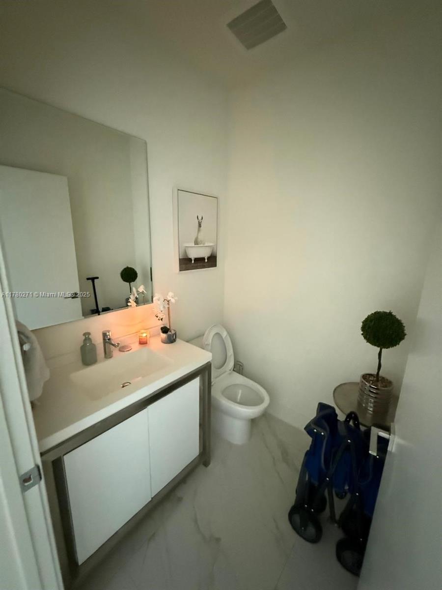 METROPICA NORTH TOWER ONE - Residential