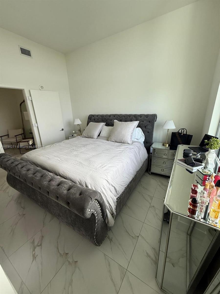 METROPICA NORTH TOWER ONE - Residential