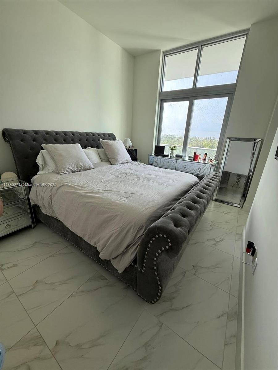 METROPICA NORTH TOWER ONE - Residential