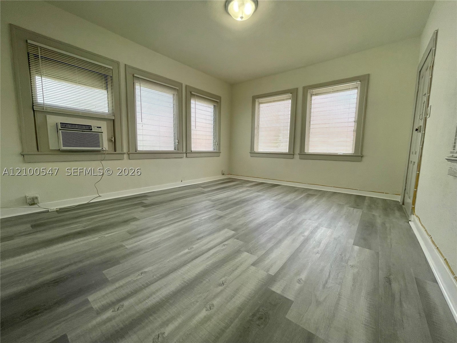 View photos, virtual tours, details... 442 SW 10th Ave 1