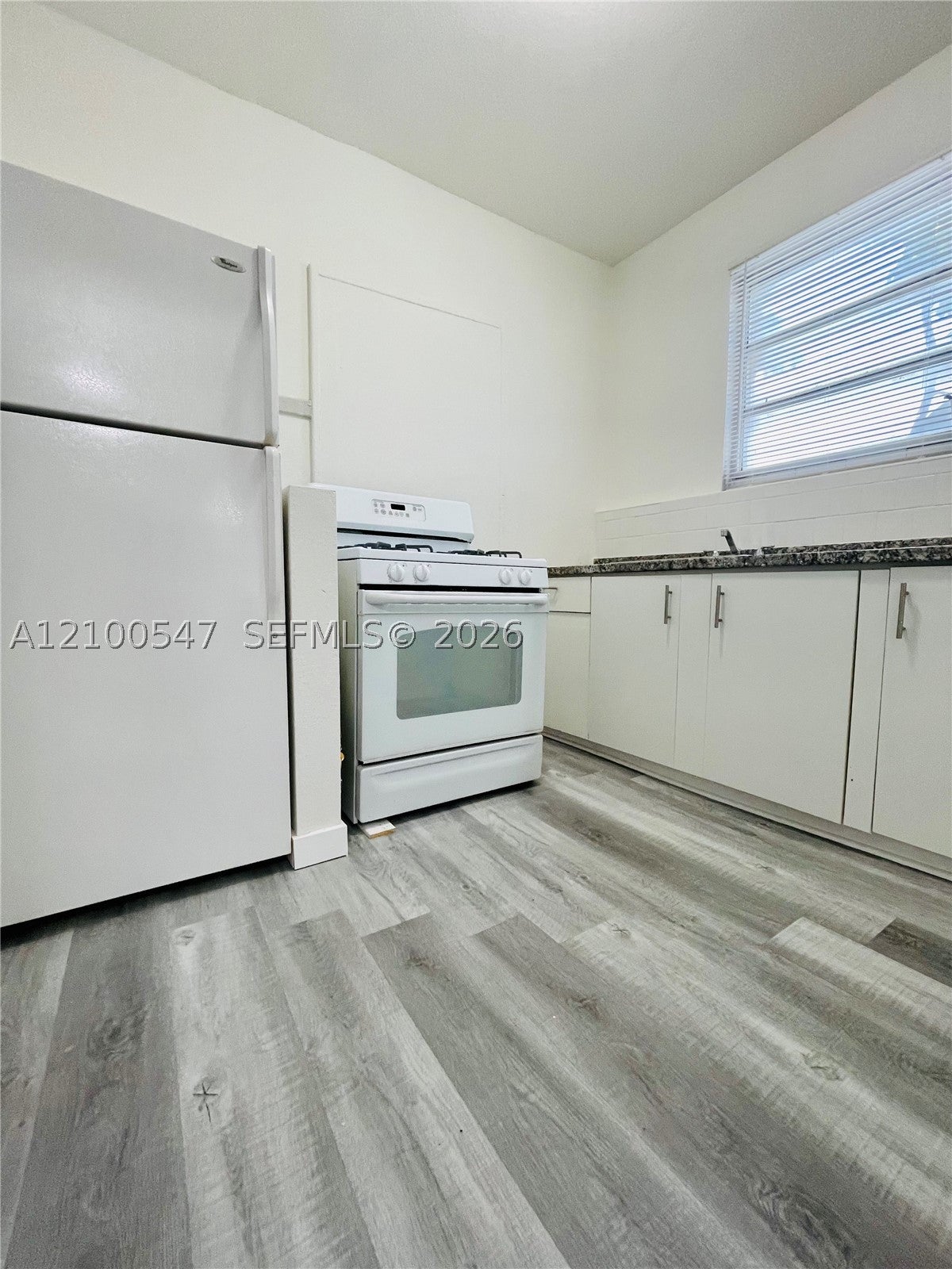 View photos, virtual tours, details... 442 SW 10th Ave 1