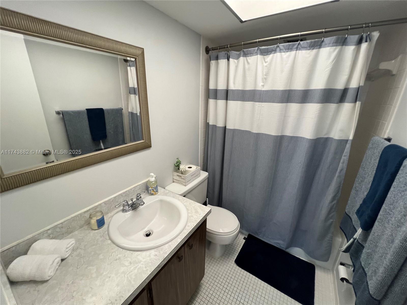 MAYAN TOWERS CONDO I - Residential Lease
