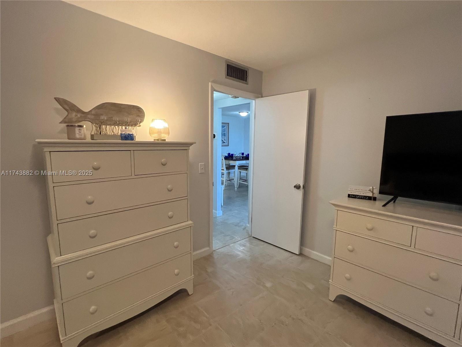 MAYAN TOWERS CONDO I - Residential Lease