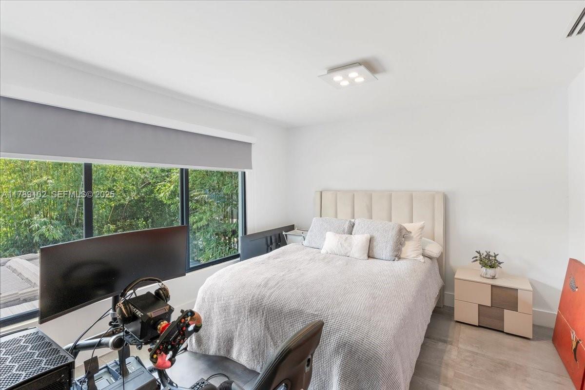 BISCAYNE KEY ESTATES - Residential