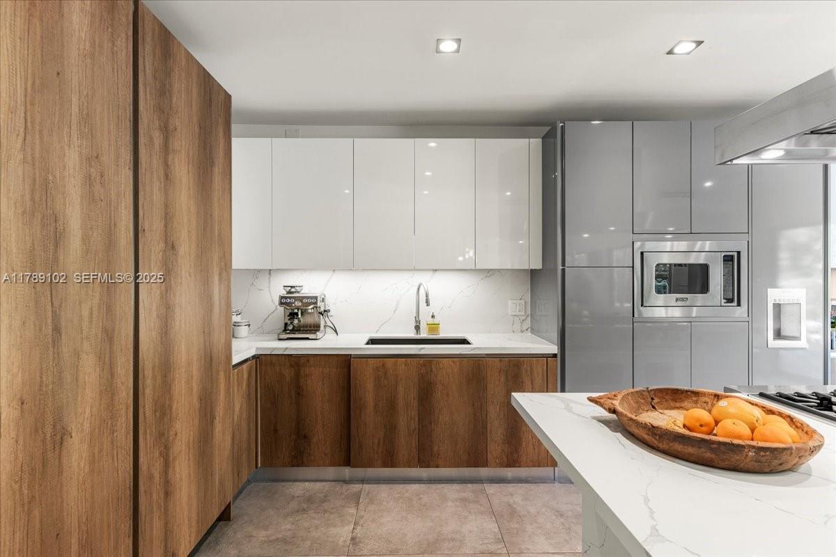 BISCAYNE KEY ESTATES - Residential