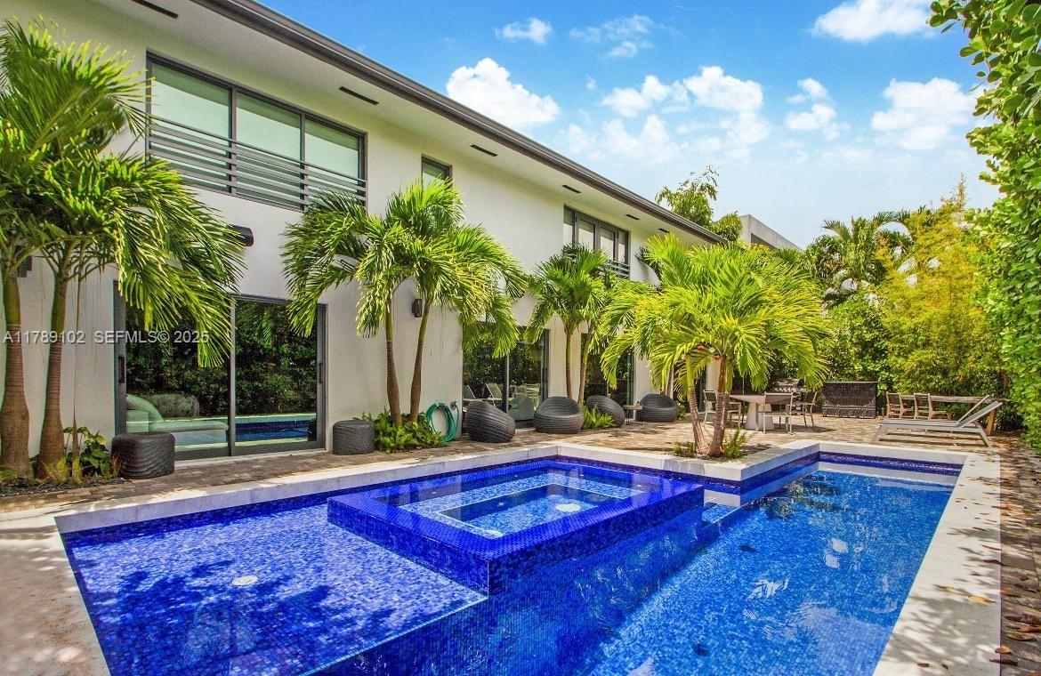BISCAYNE KEY ESTATES - Residential