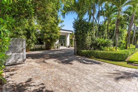 635 Curtiswood Dr Key Biscayne FL 33149