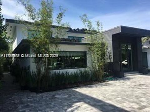 635 Curtiswood Dr Key Biscayne FL 33149