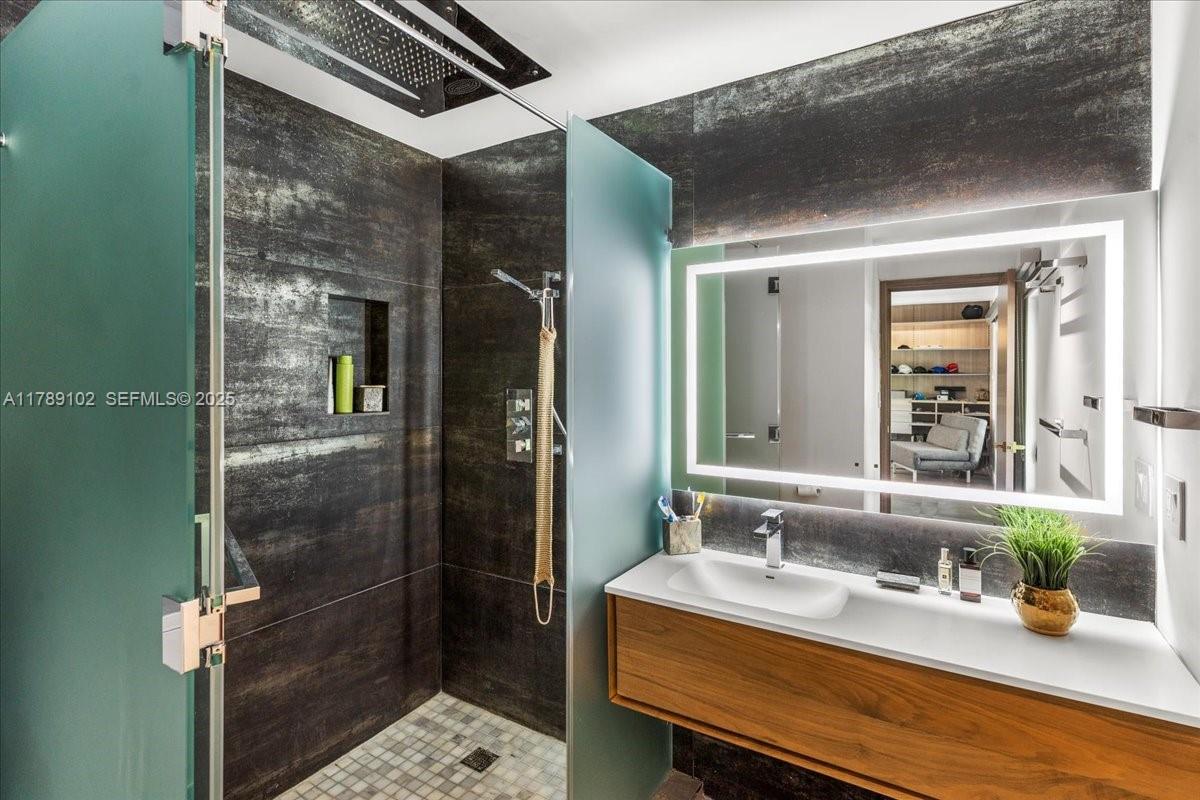 BISCAYNE KEY ESTATES - Residential