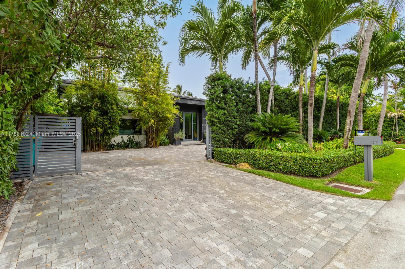 Property for Sale at 635 Curtiswood Dr, Key Biscayne, Miami-Dade County, Florida - Bedrooms: 7 
Bathrooms: 6  - $5,390,000