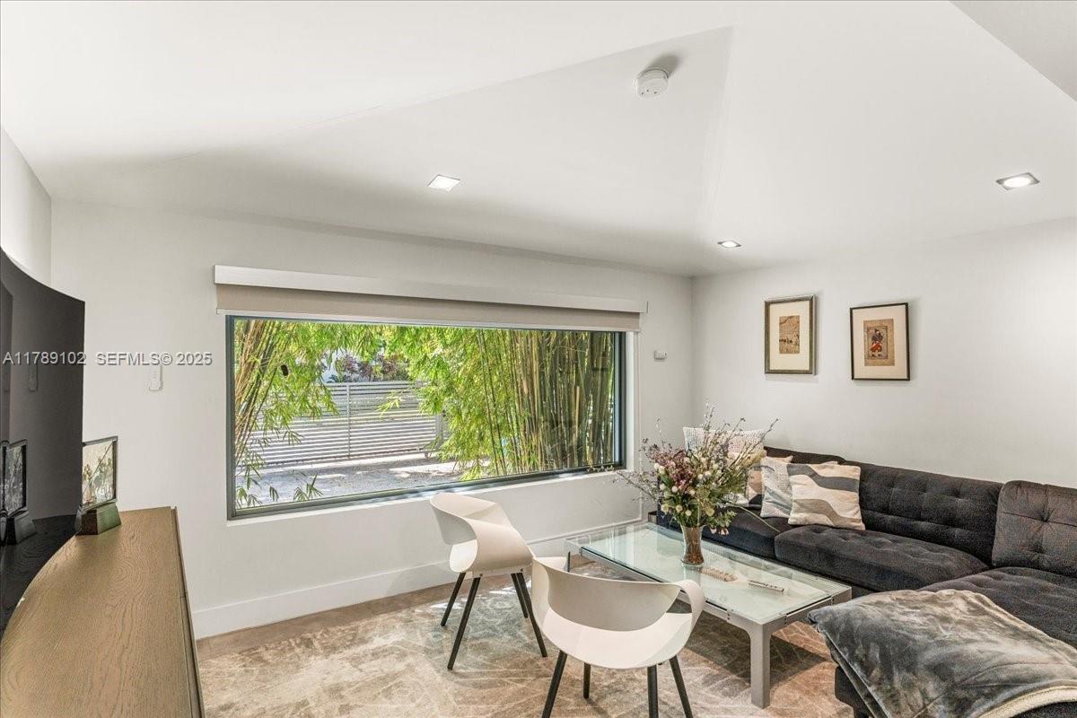 BISCAYNE KEY ESTATES - Residential