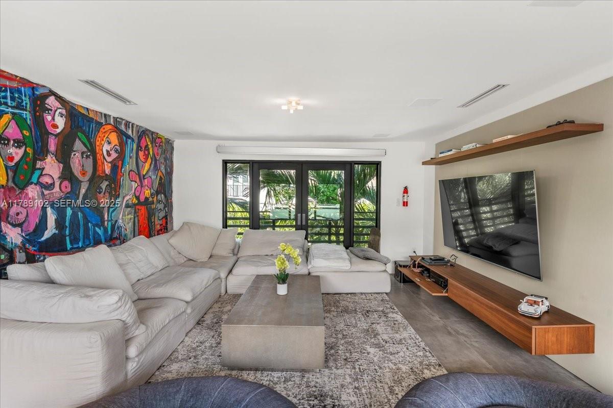 BISCAYNE KEY ESTATES - Residential