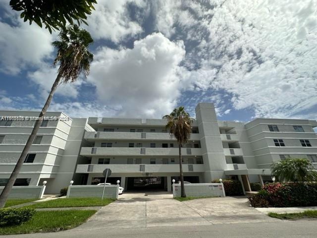 3527 Ne 168th St 408, North Miami Beach, Miami-Dade County, Florida - 2 Bedrooms  
2 Bathrooms - 