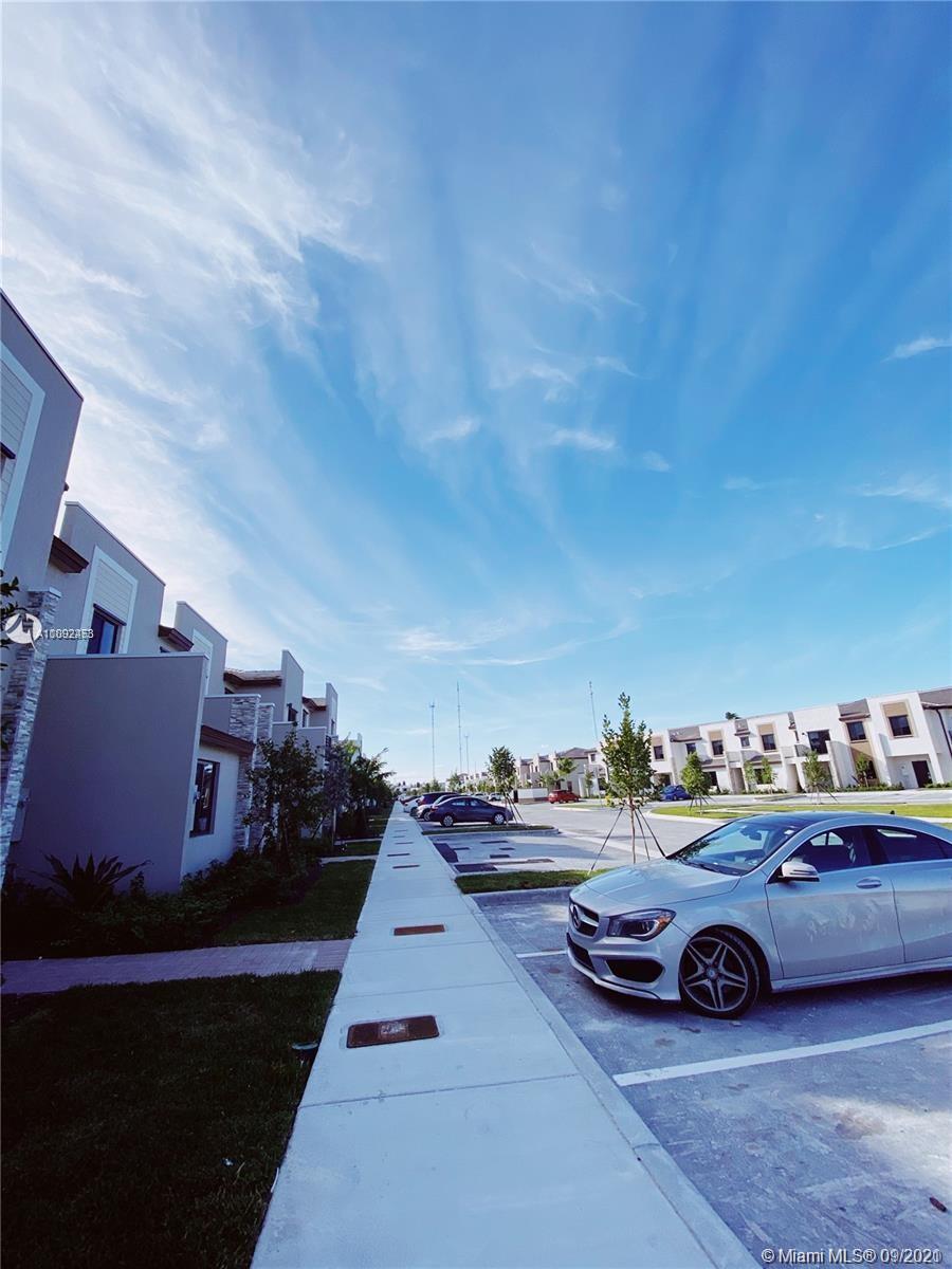 VIA VENTURA NEIGHBORHOOD - Residential