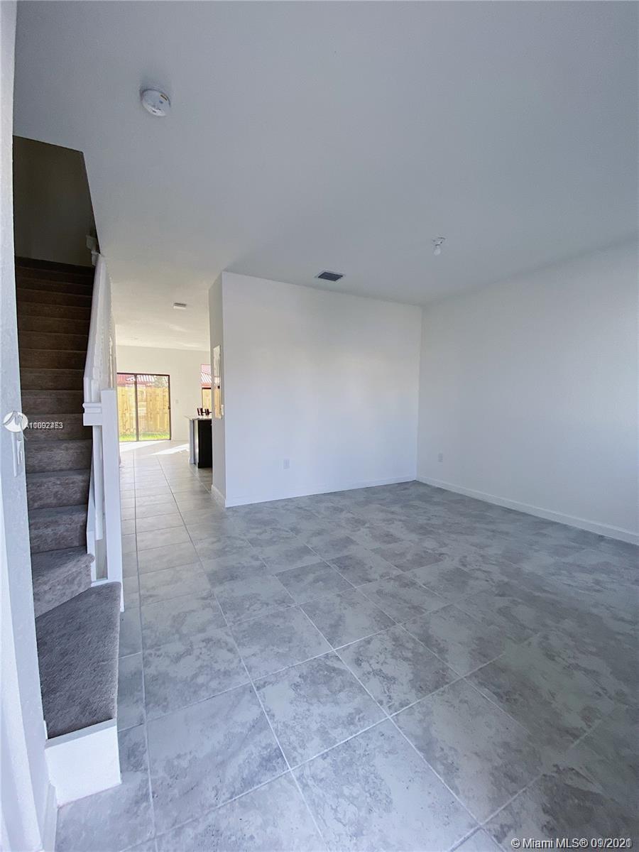 VIA VENTURA NEIGHBORHOOD - Residential