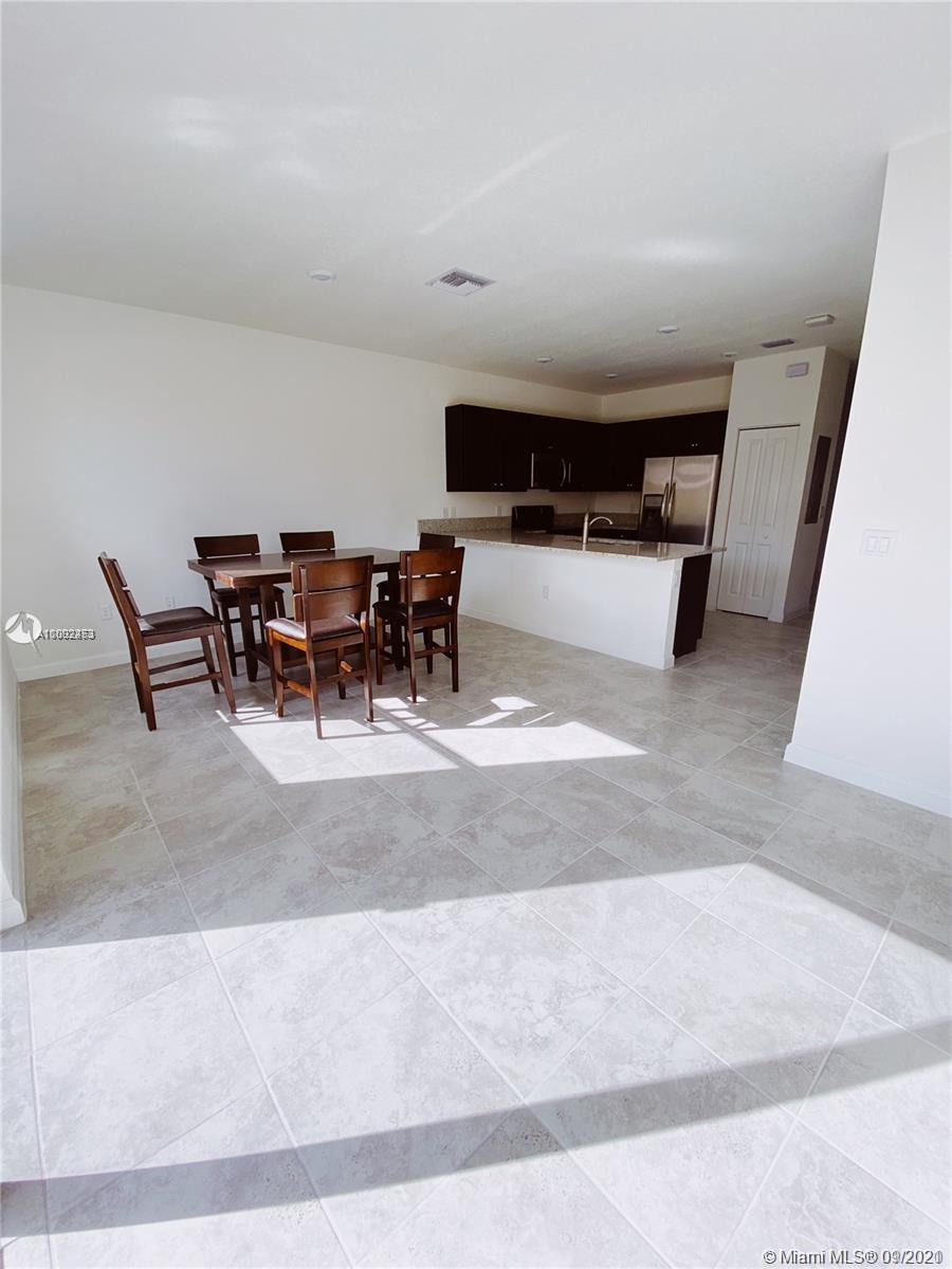 VIA VENTURA NEIGHBORHOOD - Residential