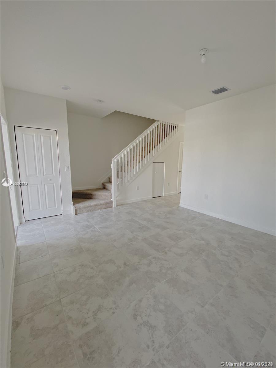 VIA VENTURA NEIGHBORHOOD - Residential