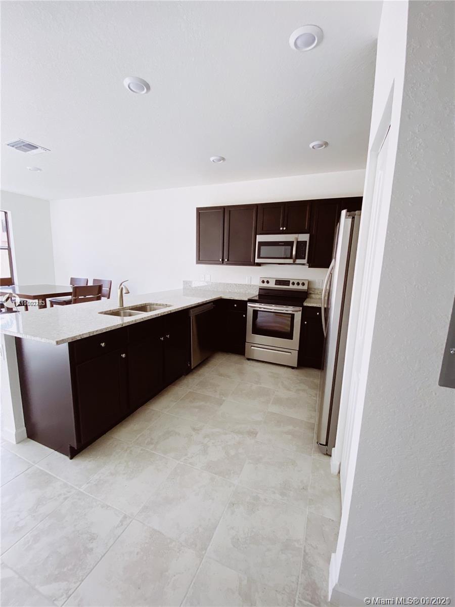 VIA VENTURA NEIGHBORHOOD - Residential