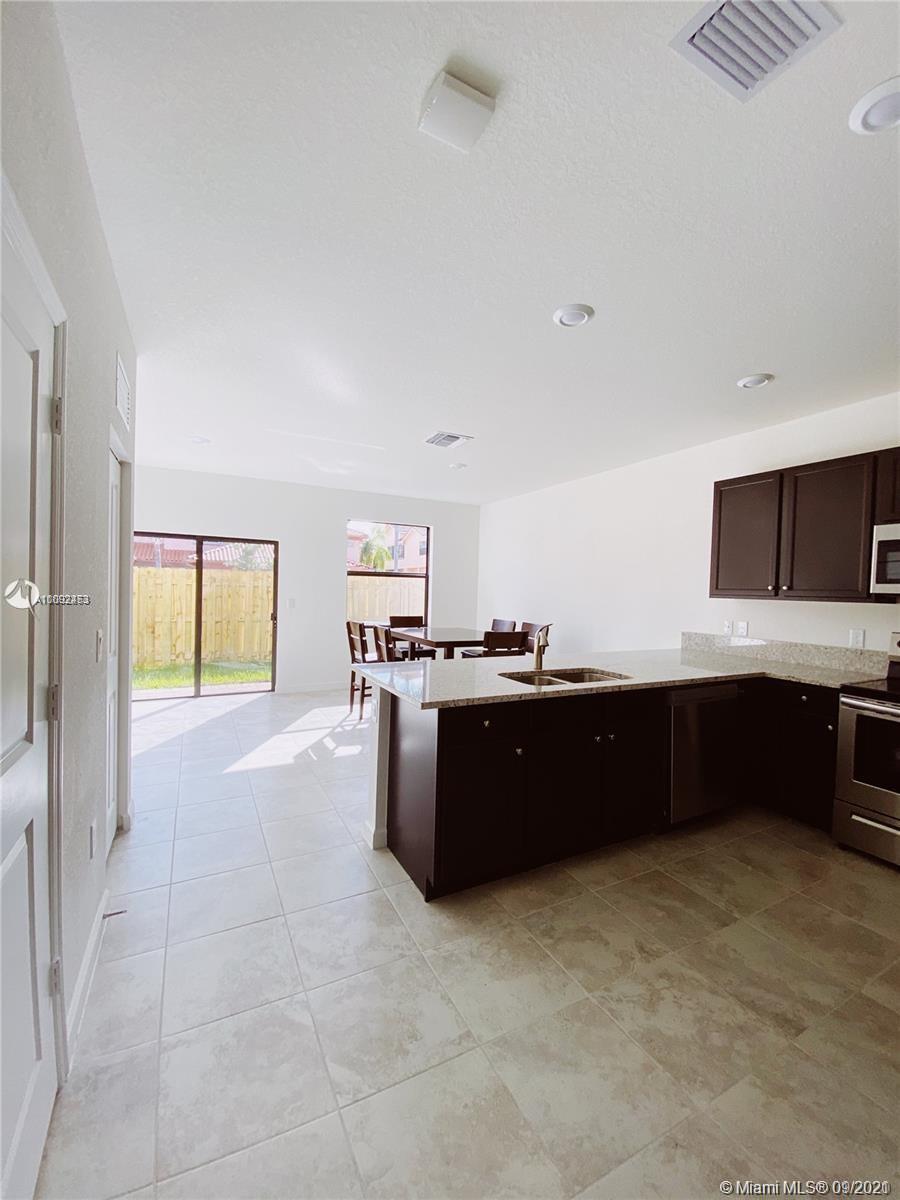 VIA VENTURA NEIGHBORHOOD - Residential