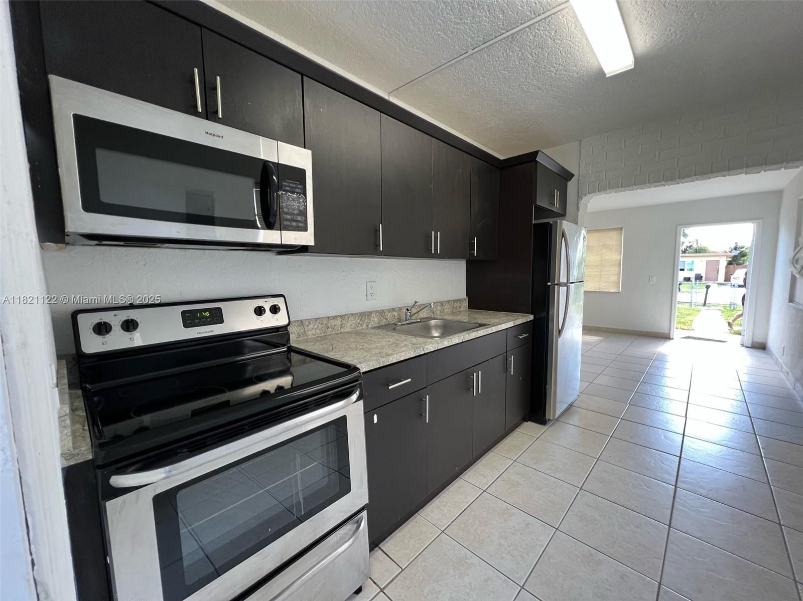 Rental Property at 2443 Nw 7th St, Pompano Beach, Broward County, Florida - Bedrooms: 2 
Bathrooms: 1  - $2,250 MO.