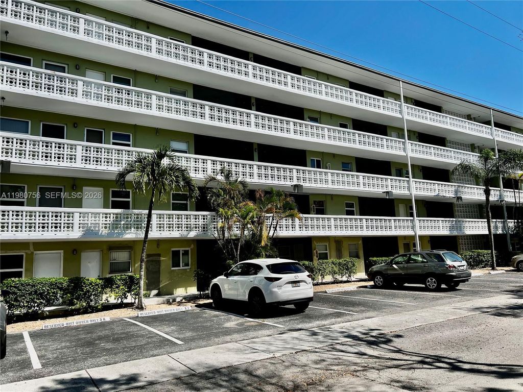 Photo of 1425 Arthur St #402A, Hollywood, FL 33020 (MLS # A11980756)