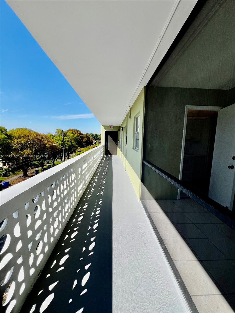 SANTA MONICA CONDOMINIUM - Residential Lease