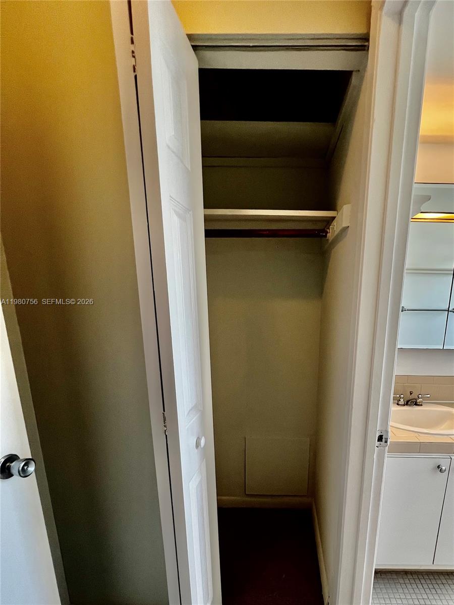 SANTA MONICA CONDOMINIUM - Residential Lease