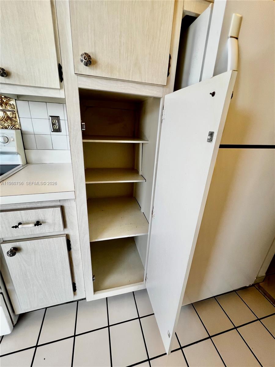 SANTA MONICA CONDOMINIUM - Residential Lease