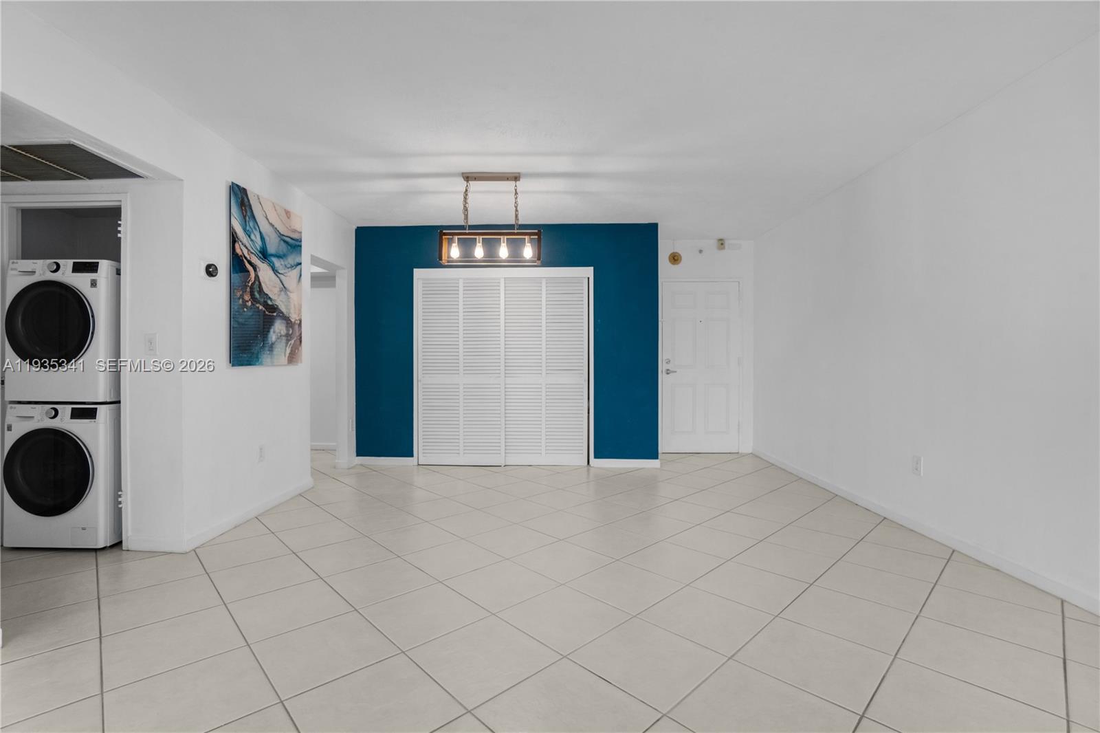 ISLAND POINTE CONDO - Residential