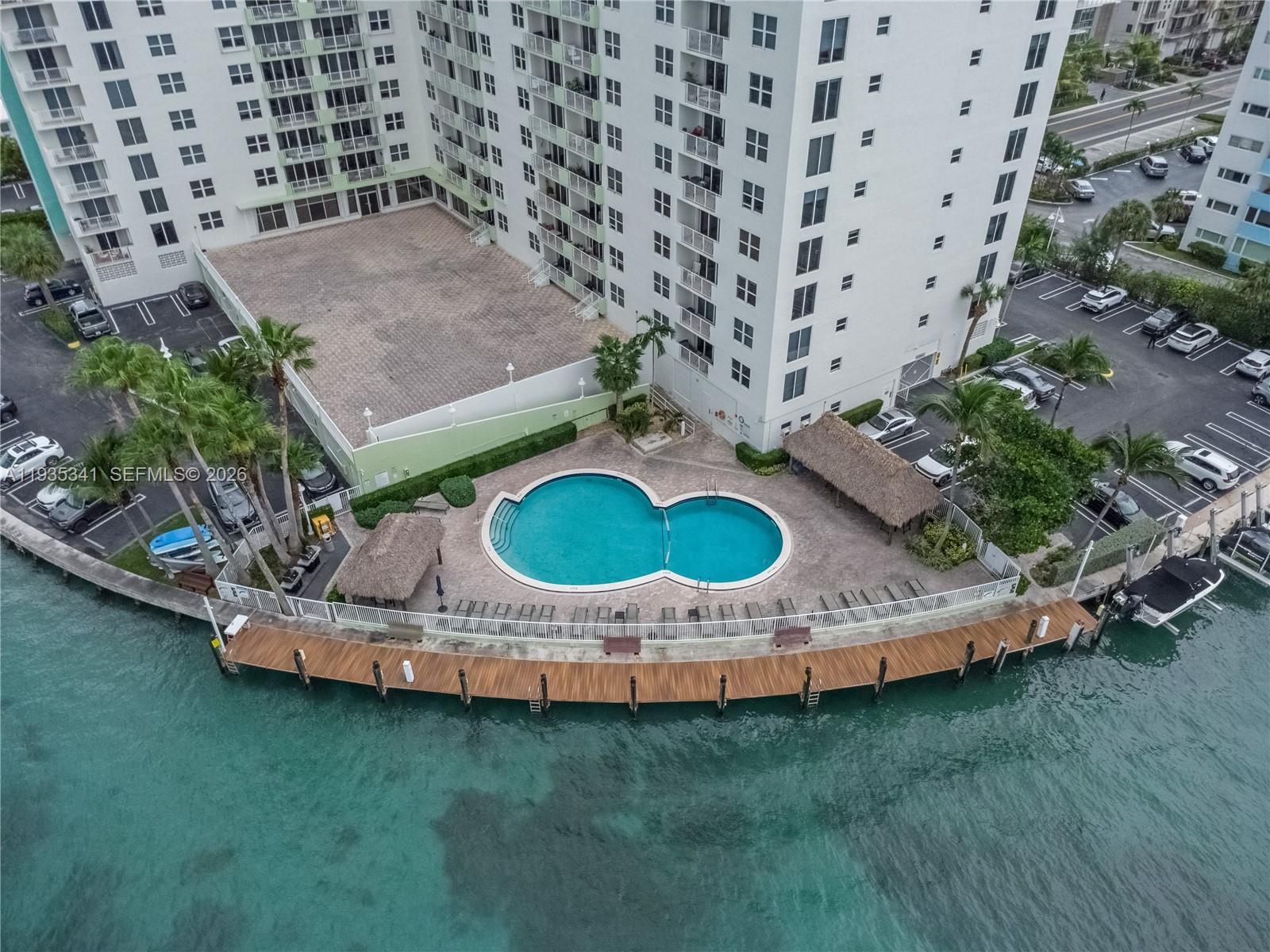 ISLAND POINTE CONDO - Residential