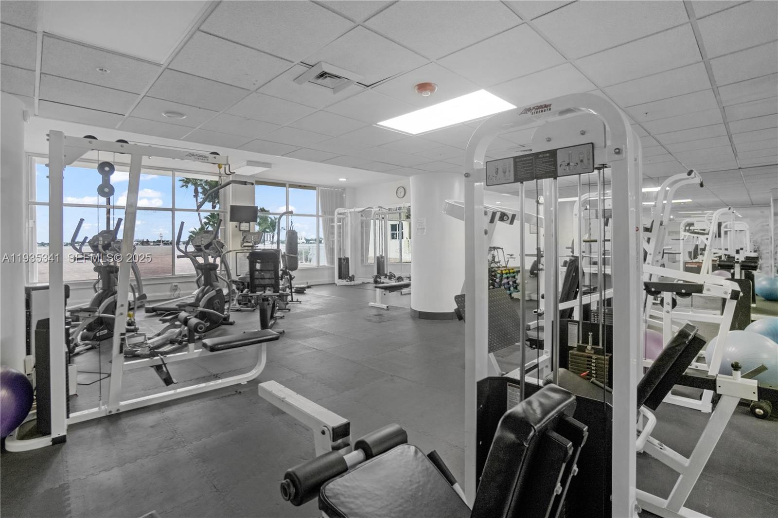 ISLAND POINTE CONDO - Residential