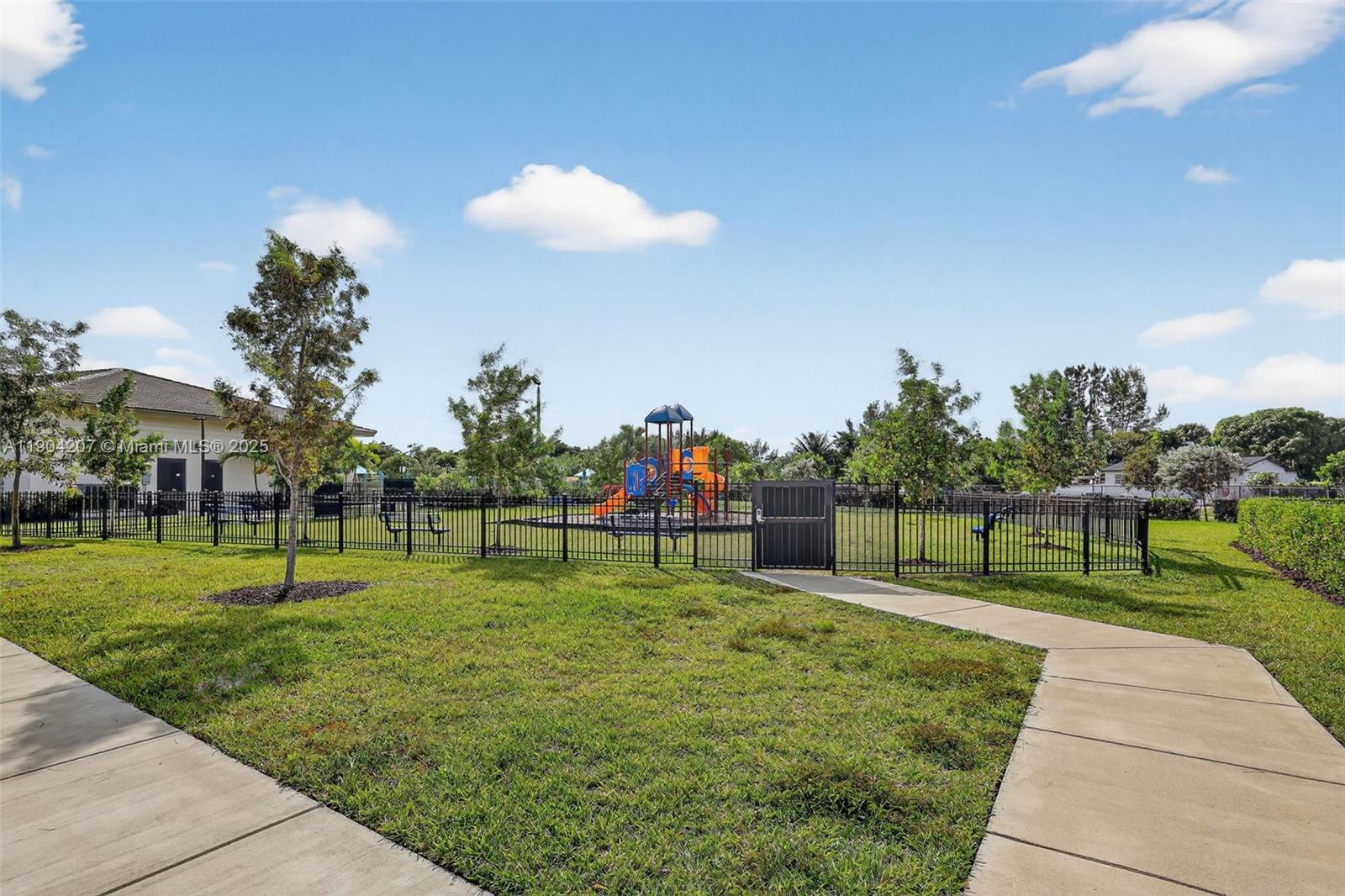 GOLF PARK SEC 1 - Residential