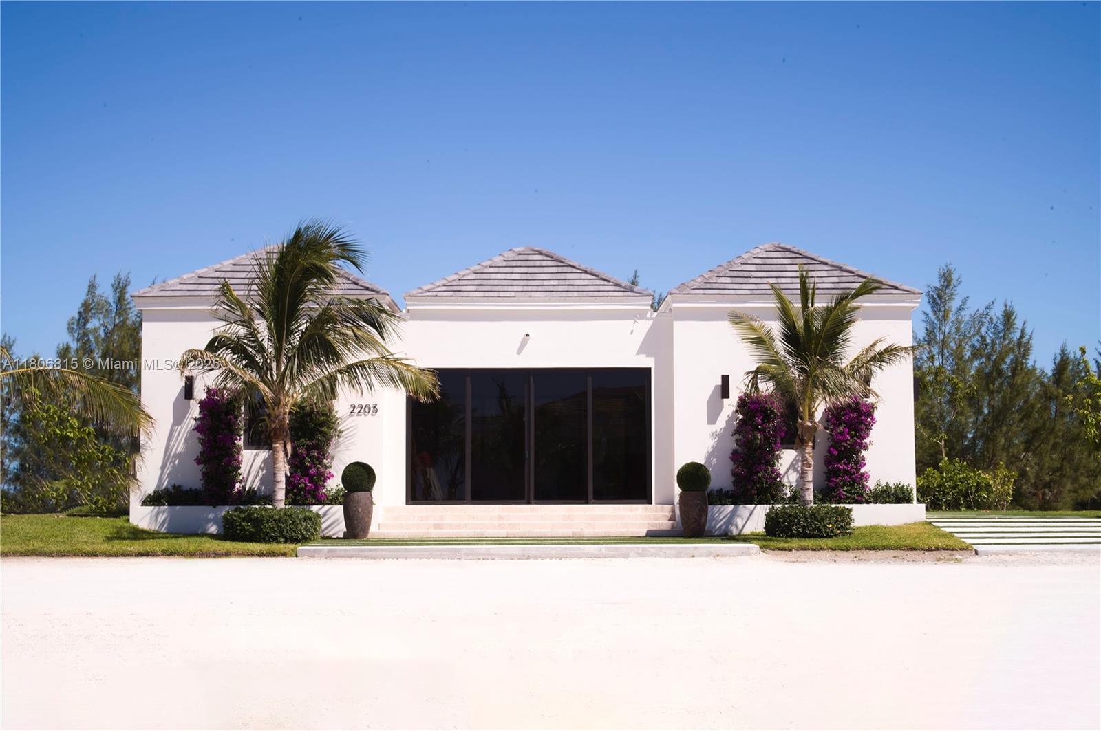 12 Bahamas