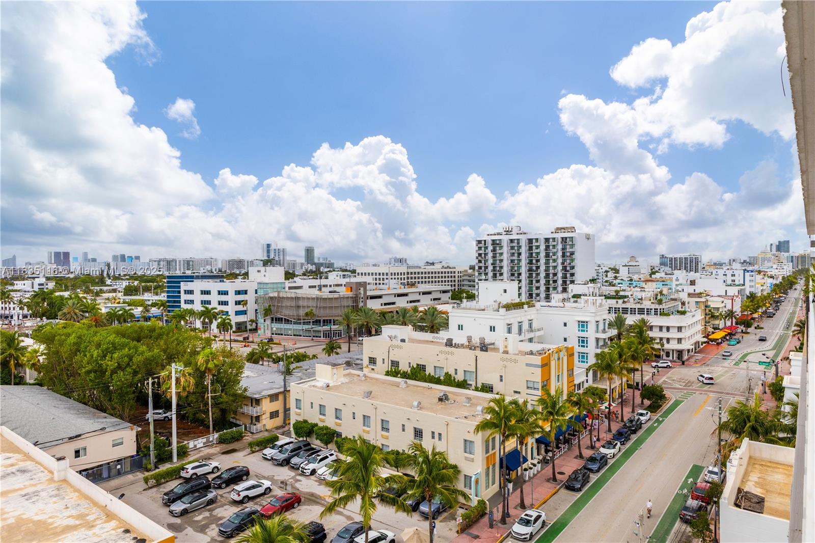 THE PRESIDENTIAL CONDO - Residential