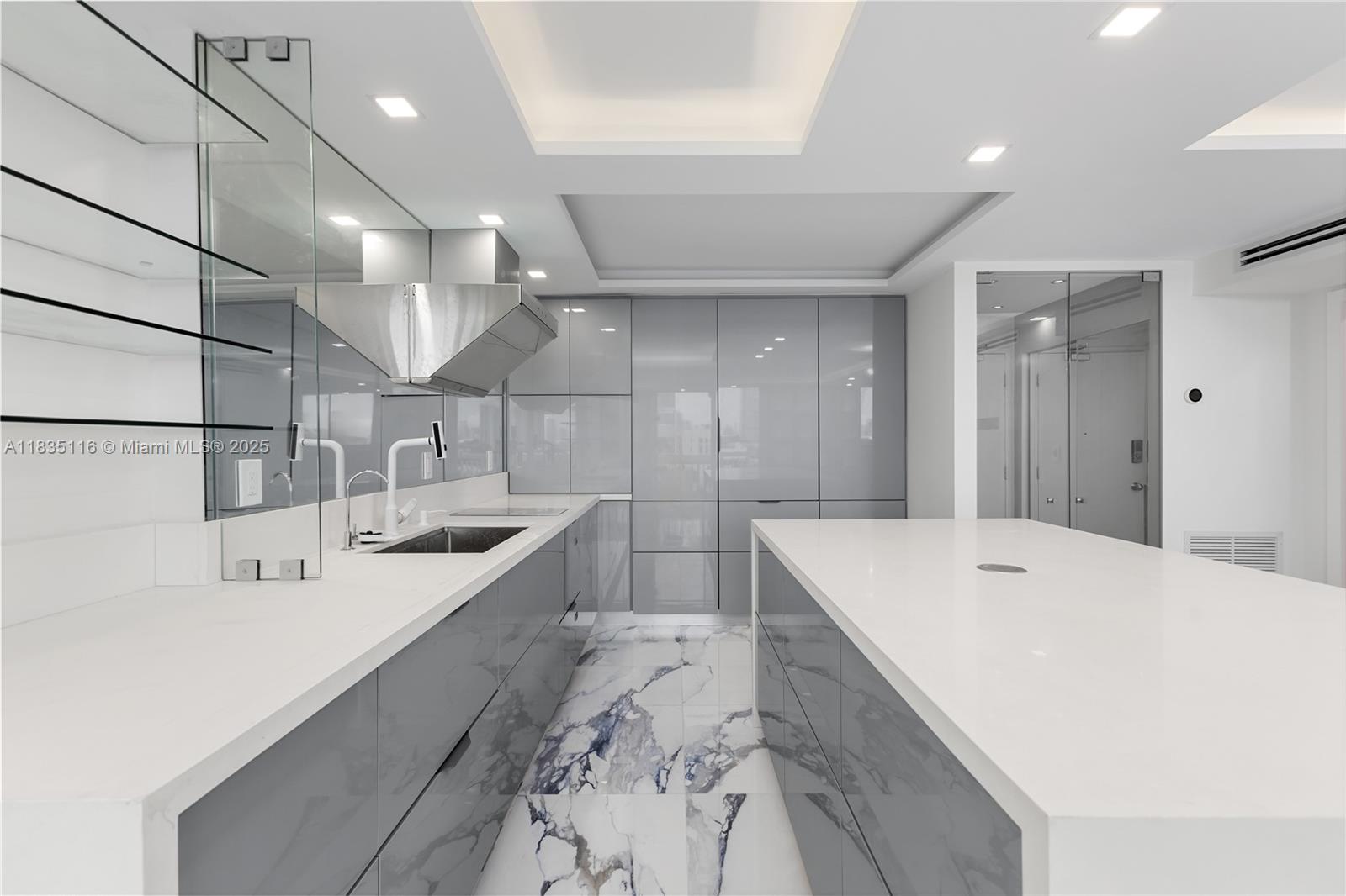 THE PRESIDENTIAL CONDO - Residential