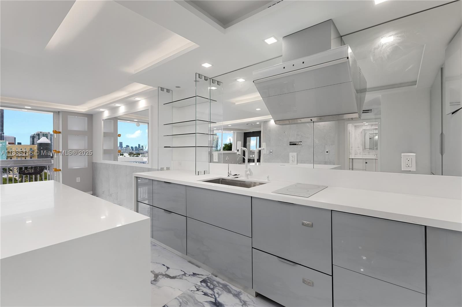 THE PRESIDENTIAL CONDO - Residential