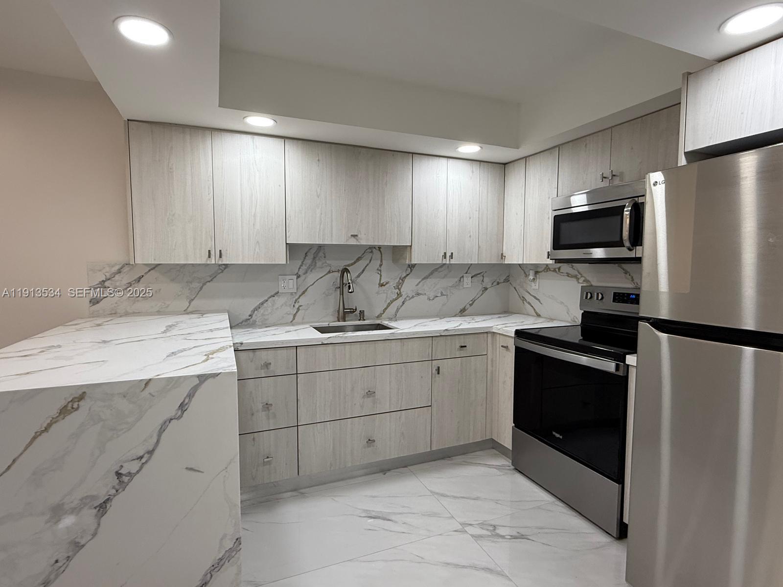 KENLAND POINTE CONDO #1 - Residential Lease