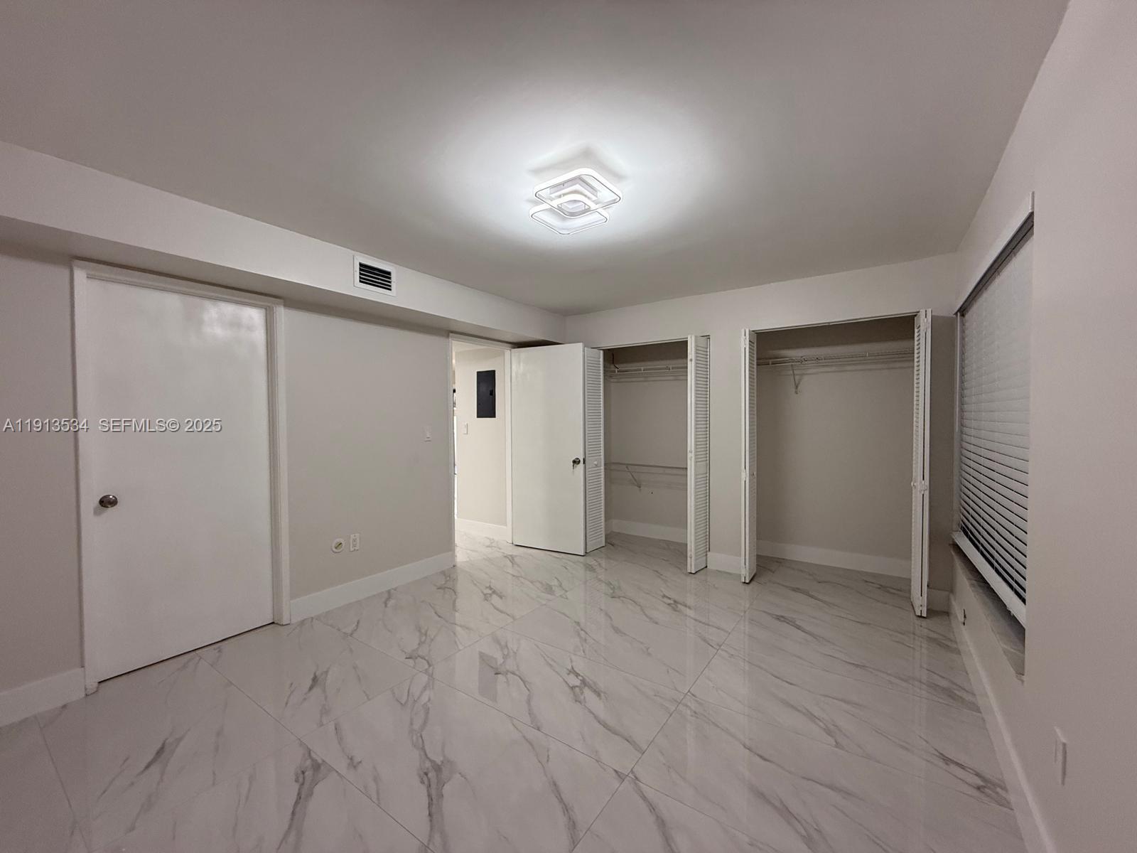 KENLAND POINTE CONDO #1 - Residential Lease