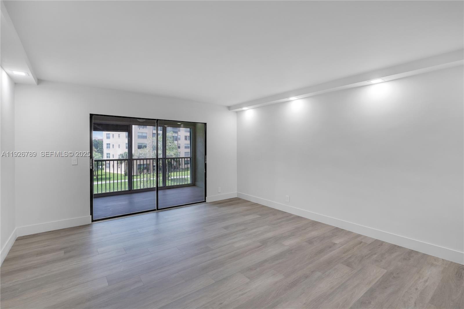 HUNTINGTON LAKES SEC ONE - Residential Lease