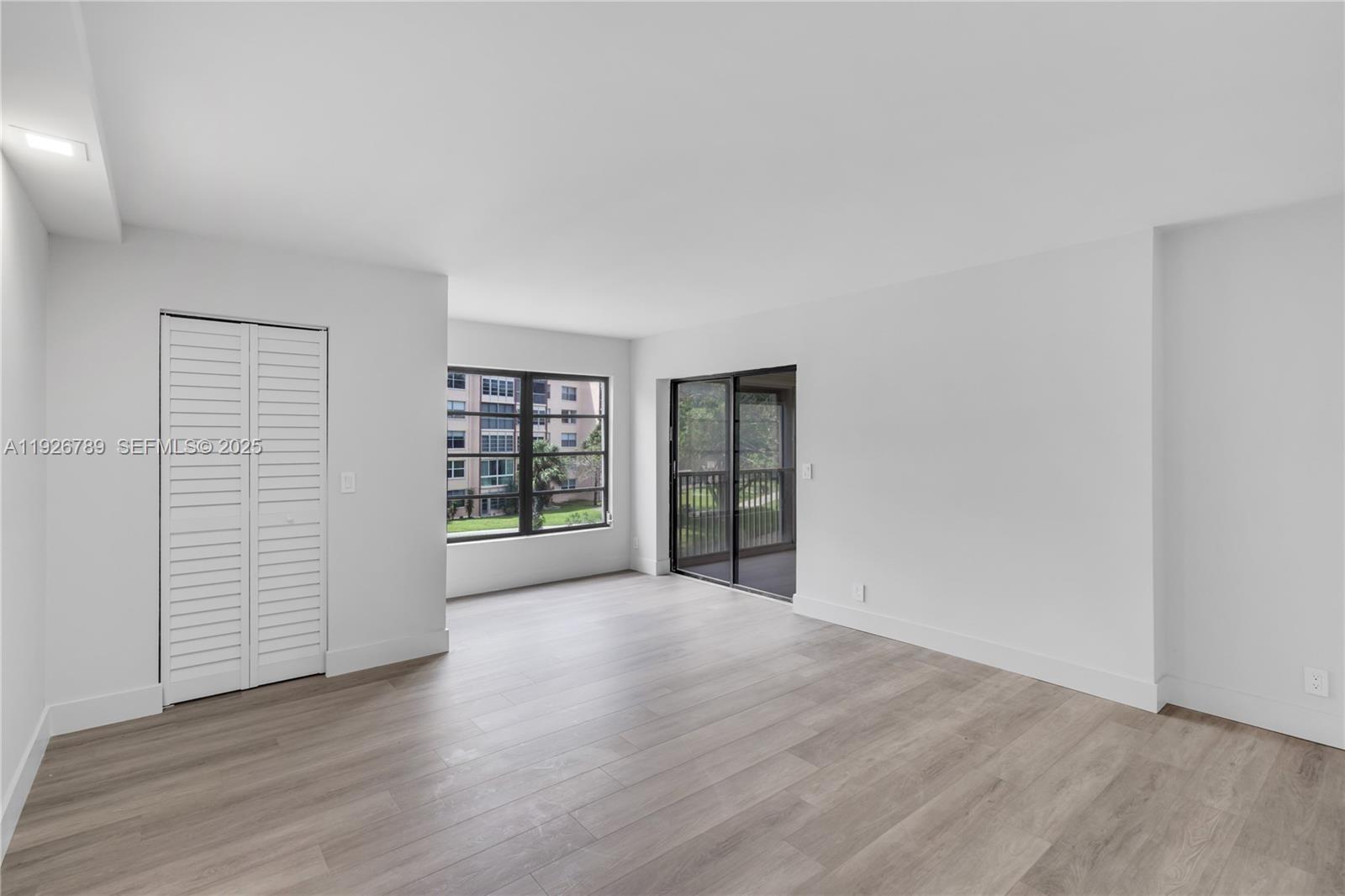 HUNTINGTON LAKES SEC ONE - Residential Lease